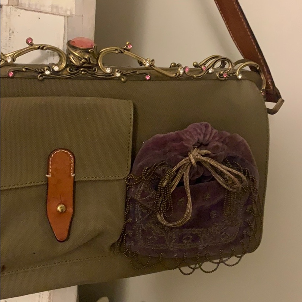 Handbag - Picture 2 of 5